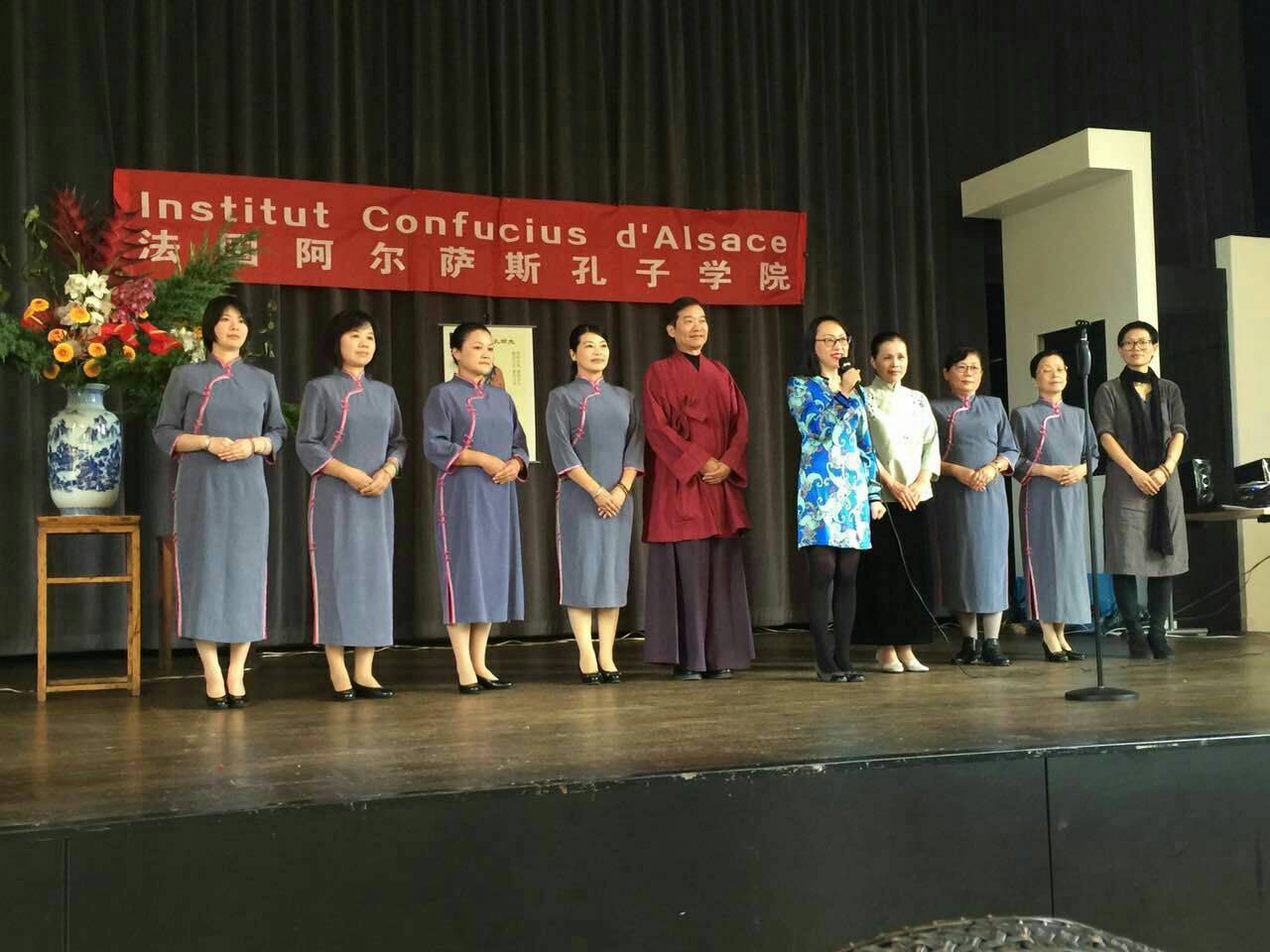 華梵中國文學系兼任助理教授李麗淑老師，應法國阿爾薩斯孔子學院之邀，在法國斯特拉斯堡的約瑟芬宮舉辦中華花藝展。