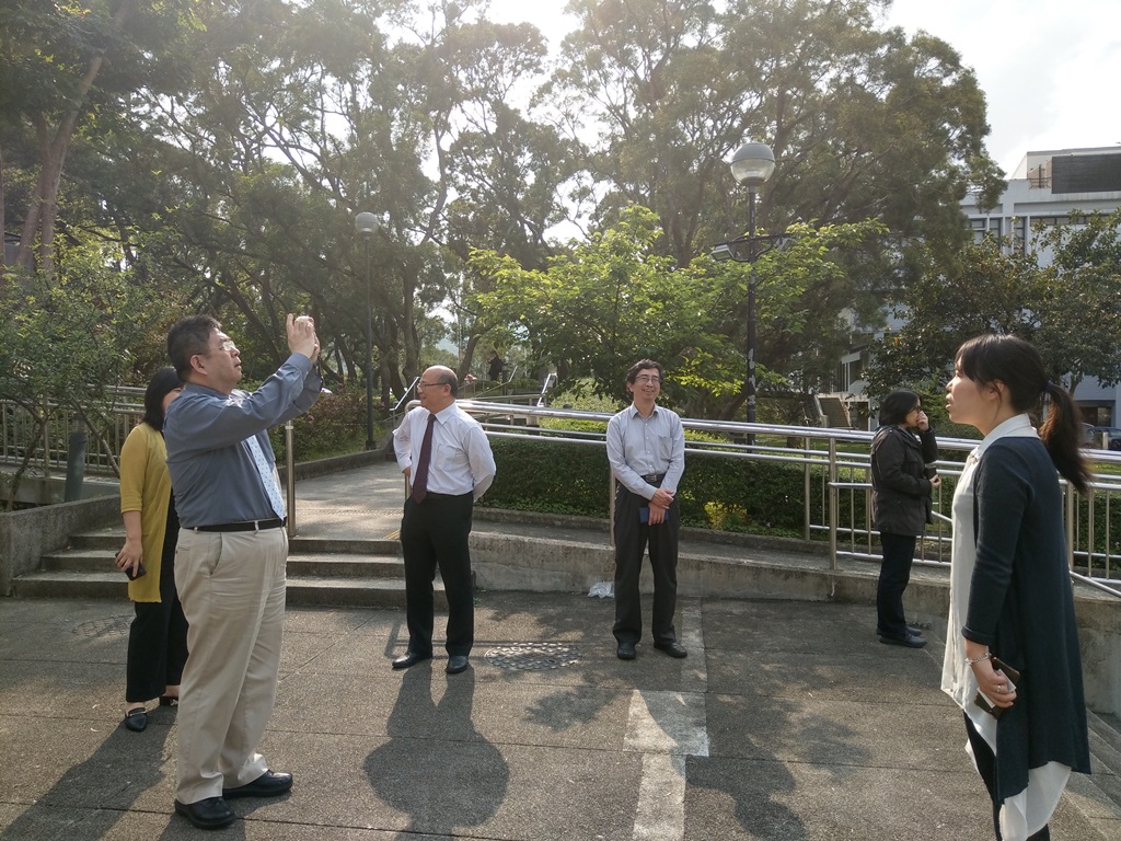 本校參訪團參觀香港中文大學新亞書院校園